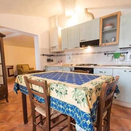Casa Vacanze Villa Giusterna Monte Benichi エクステリア 写真