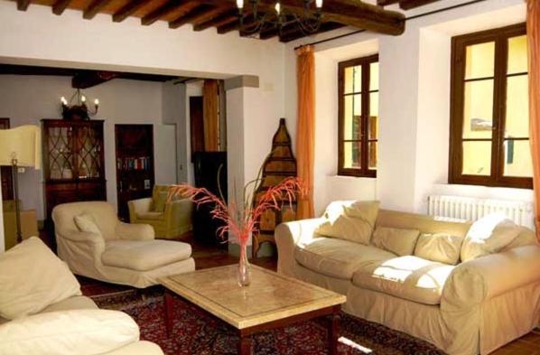 Casa Vacanze Villa Giusterna Monte Benichi エクステリア 写真
