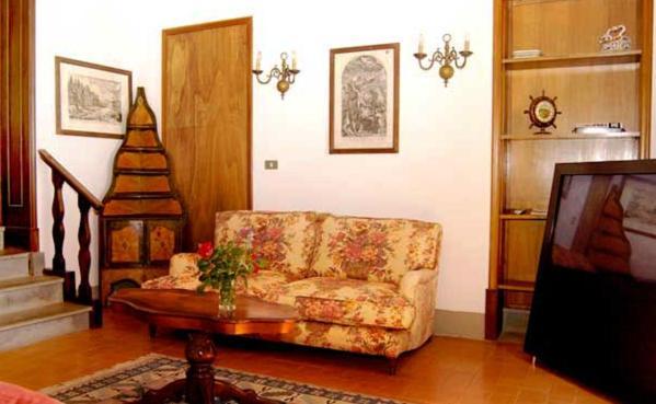 Casa Vacanze Villa Giusterna Monte Benichi エクステリア 写真