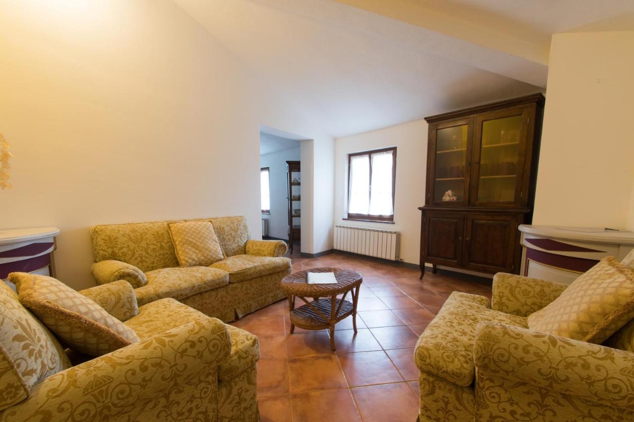 Casa Vacanze Villa Giusterna Monte Benichi エクステリア 写真